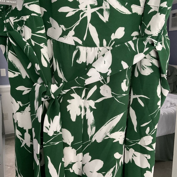 NWT Lane Bryant Green and White Leaf Print Wide Leg Romper - Picture 4 of 6